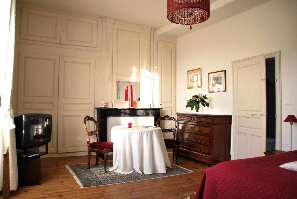 Demeure De Beaulieu Bed & Breakfast Le Coudray-Macouard Exterior photo